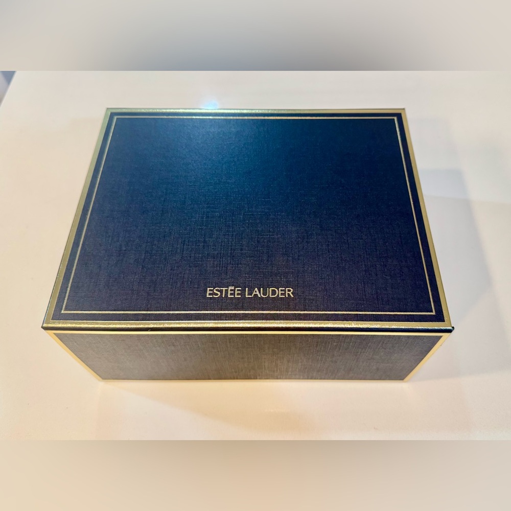 Estee Lauder Gift Box_Black and Gold_NWT